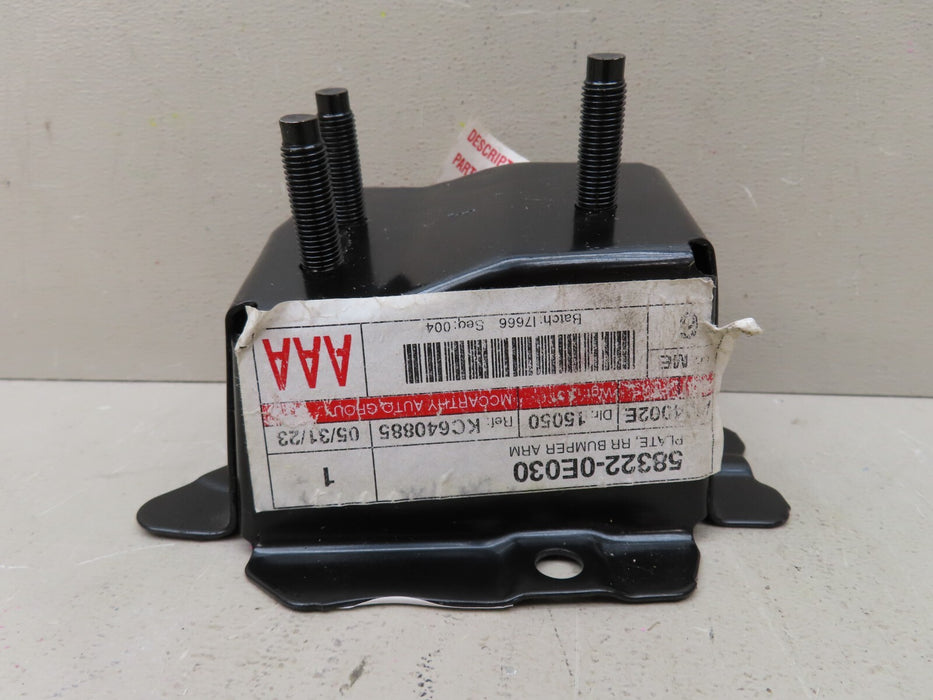 2014-2018 TOYOTA HIGHLANDER REAR LEFT BUMPER BODY MOUNT BRACKET OEM 58322-0E030