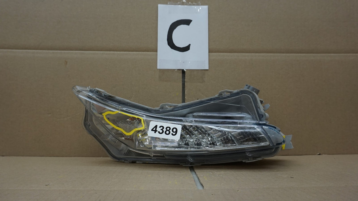 2015-2017 TOYOTA CAMRY FRONT RIGHT PASSENGER SIDE TURN SIGNAL LIGHT OEM 15 16 17
