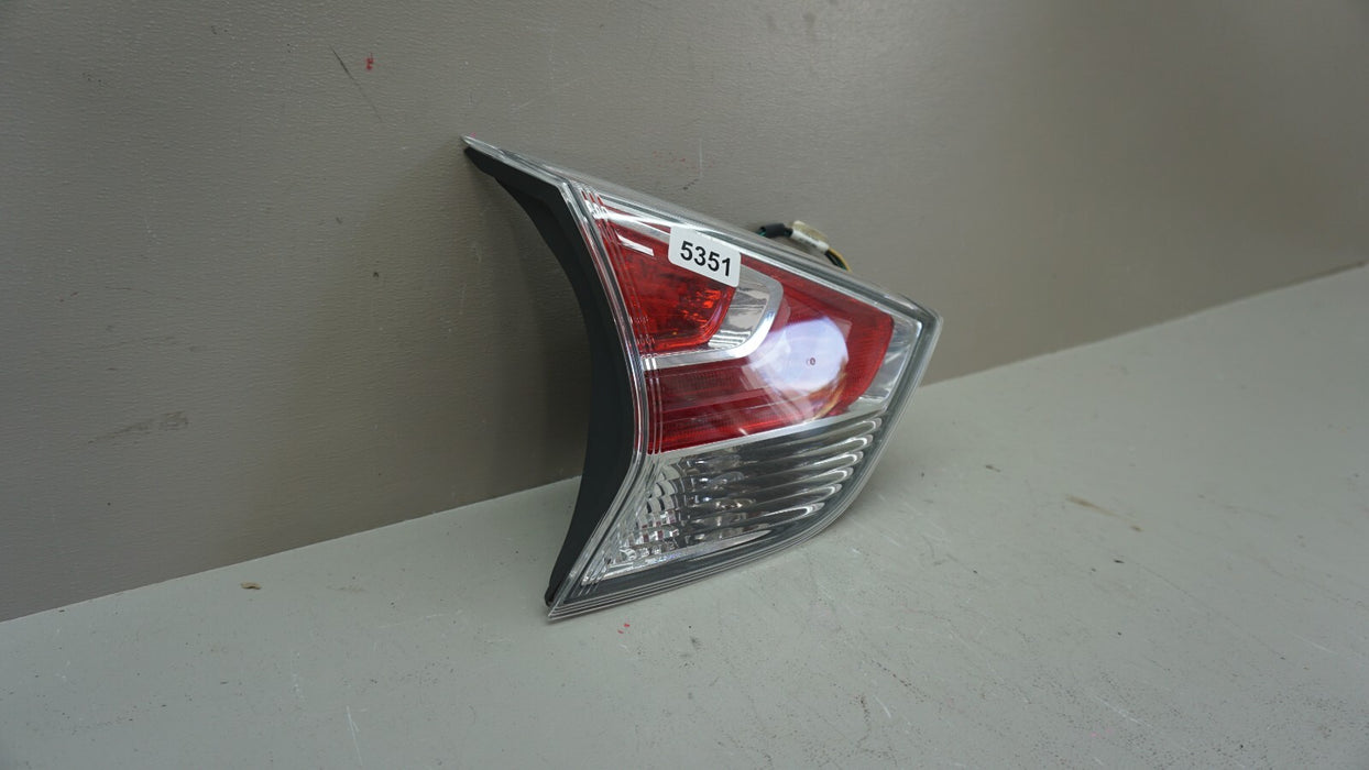 2014-2016 NISSAN ROGUE REAR LEFT DRIVER SIDE INNER TAIL LIGHT BRAKE LAMP OEM