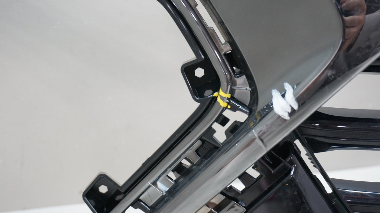 2024-2025 CHEVROLET TRAX RS FRONT RADIATOR GRILLE GRILL 42769274 OEM