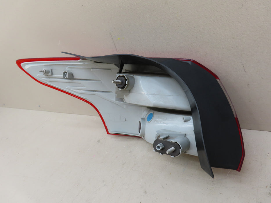 2012-2014 FORD FOCUS  REAR RIGHT TAIL LIGHT OUTER OEM EM51-13404-EA