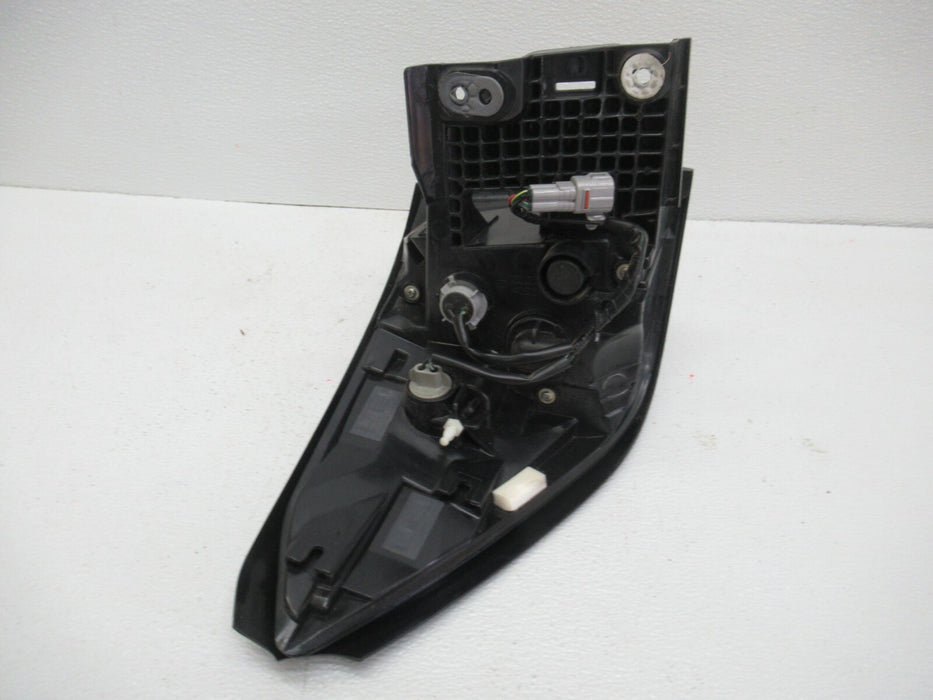 2020-2021 SUBARU OUTBACK RIGHT PASSENGER SIDE OUTER TAIL LIGHT BRAKE LAMP OEM