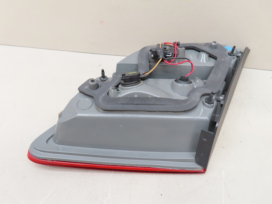 2013-2019 FORD TAURUS REAR LEFT DRIVER SIDE TRUNK INNER TAIL LIGHT OEM