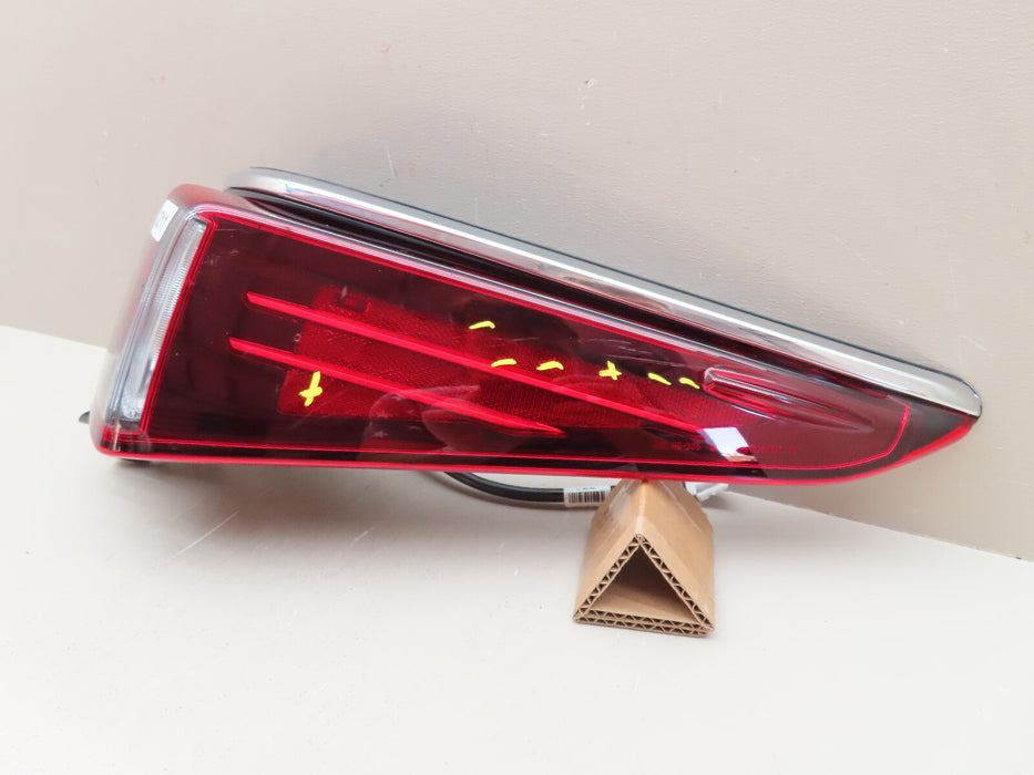2019 2020 LEXUS ES350 ES300H REAR RIGHT PASSENGER TAIL LIGHT OEM