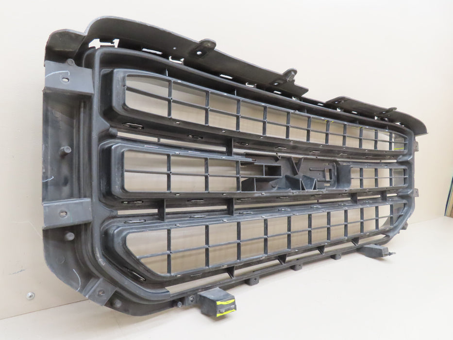 2015 2016 2017 2018 GMC YUKON FRONT RADIATOR GRILLE GRILL OEM 84119634