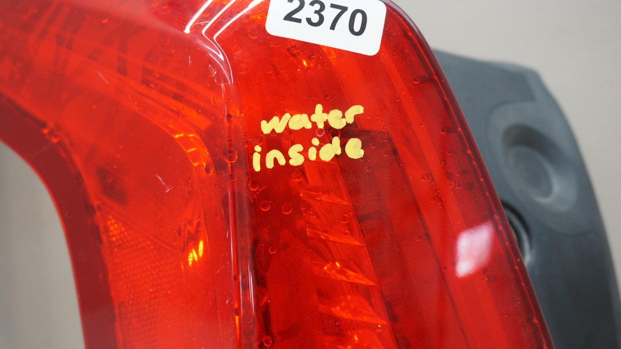 2017-2019 CADILLAC XT5 REAR LEF T DRIVERS SIDE TAIL LIGHT OEM