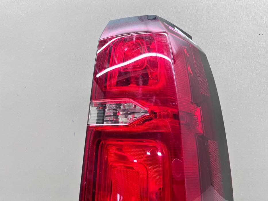2015-2020 CHEVROLET TAHOE SUBURBAN RH PASSENGER RIGHT TAILLIGHT OEM