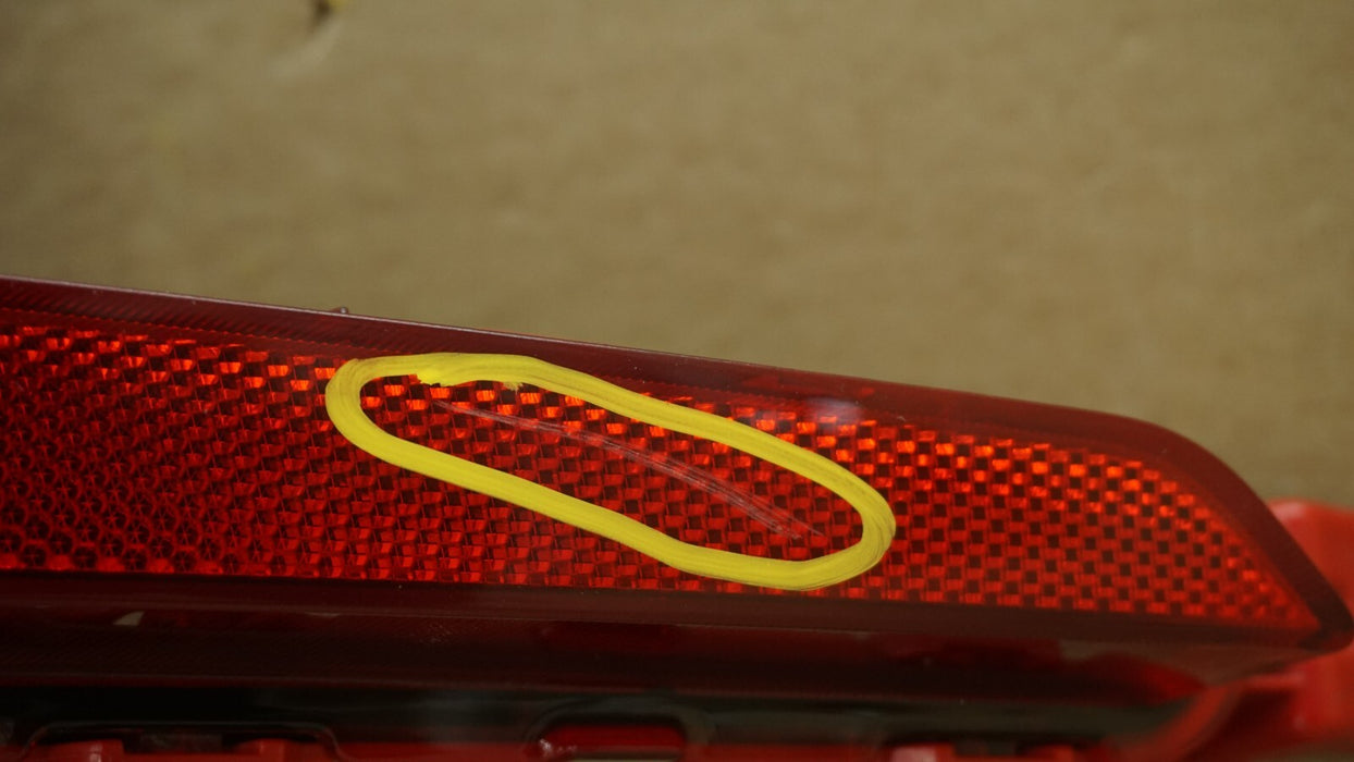 2019-2020 HYUNDAI ELANTRA LEFT DRIVER SIDE TAIL LIGHT BUMPER REFLECTOR OEM 19 20