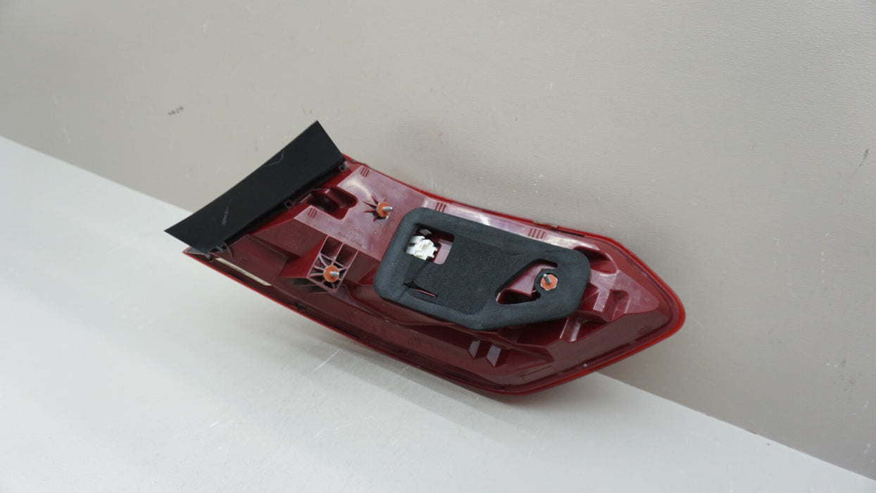 2014-2016 MERCEDES E CLASS REAR LH LEFT DRIVER SIDE TAIL LIGHT OEM A2129060757