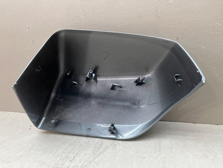 2021-2026 CHEVROLET TAHOE SUBURBAN RH PASSENGER MIRROR CAP GREY OEM 84703355