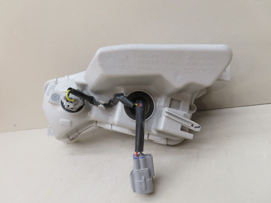 2015-2017 TOYOTA CAMRY RIGHT SIDE TURN SIGNAL OEM