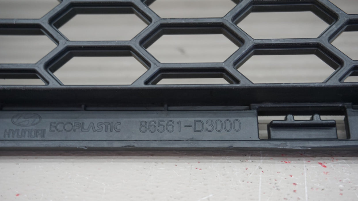 2016-2018 HYUNDAI TUCSON SUV FRONT LOWER BUMPER GRILLE GRILL OEM 86561-D3000