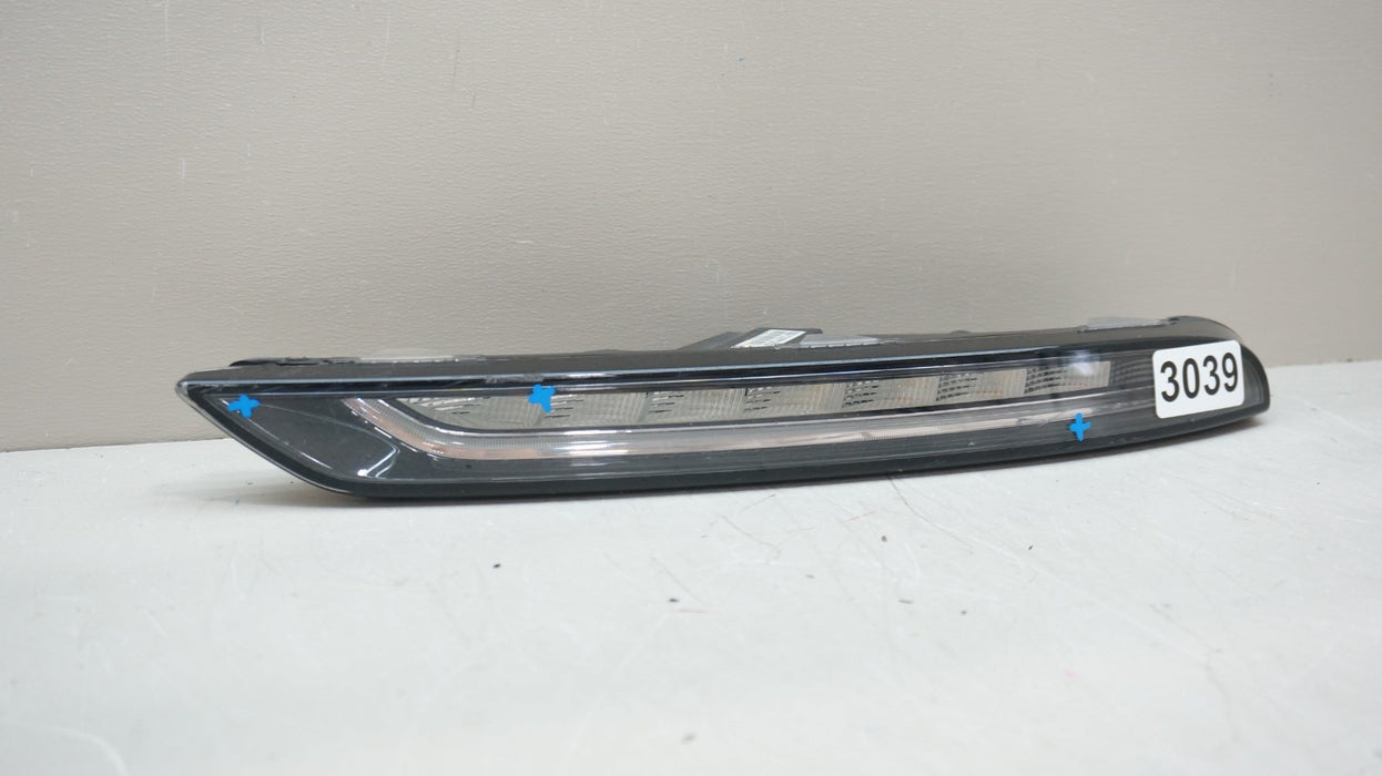 2015-2018 PORSCHE MACAN LH LEFT FRONT LED DRL TURN SIGNAL 95B-941.181.A OEM