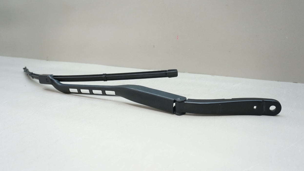 2013-2016 MERCEDES GL450 X166 FRONT LEFT SIDE WINDSHIELD WASHER ARM OEM 24028055