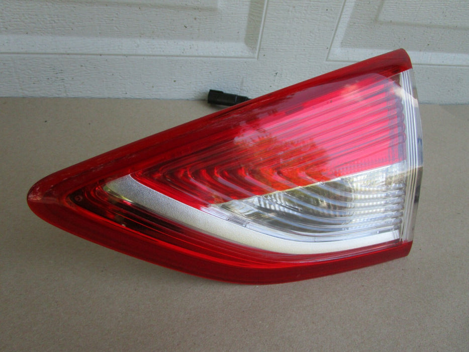 13 14 15 16 FORD ESCAPE REAR RIGHT PASSENGERS SIDE TAIL TRUNK LIGHT OEM