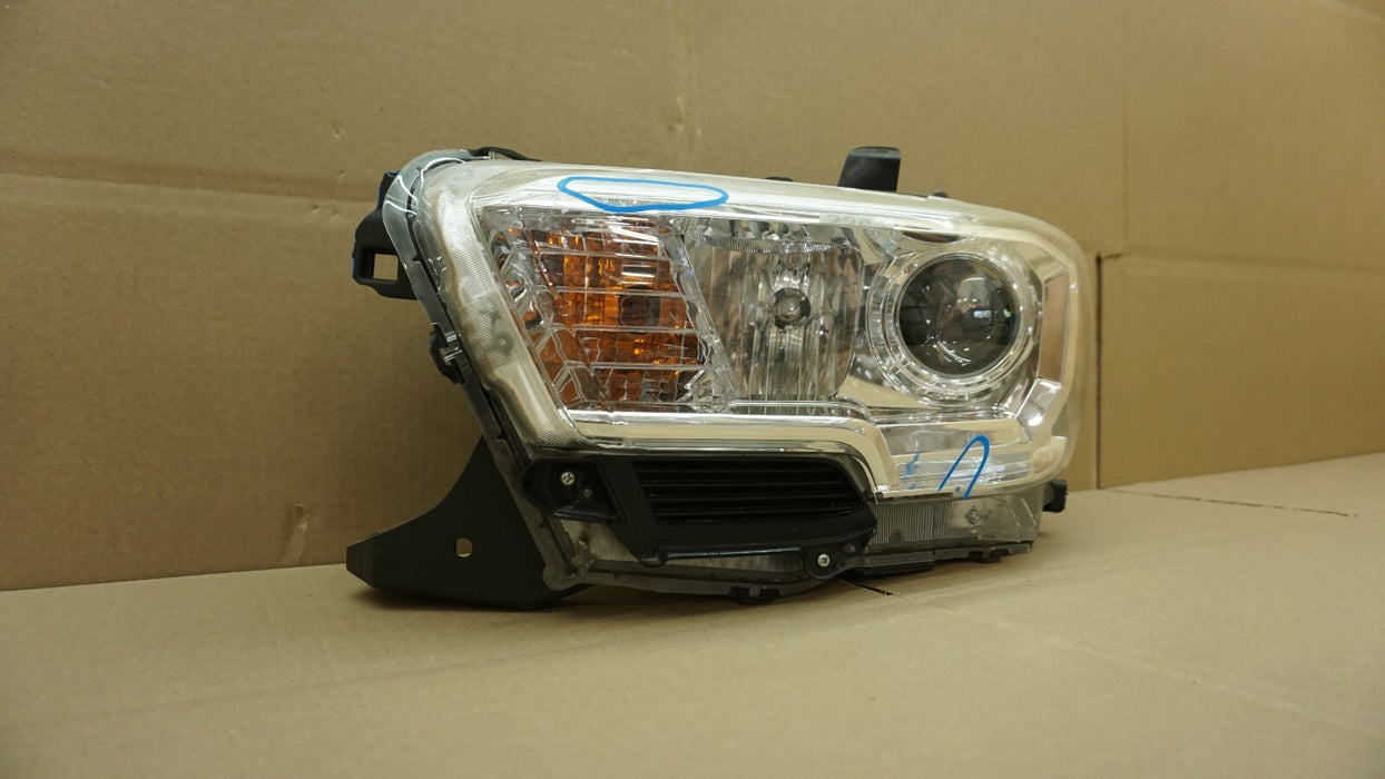2016-2019 TOYOTA TACOMA FRONT LEFT DRIVER SIDE HEADLIGHT HALOGEN OEM 16 17 18 19