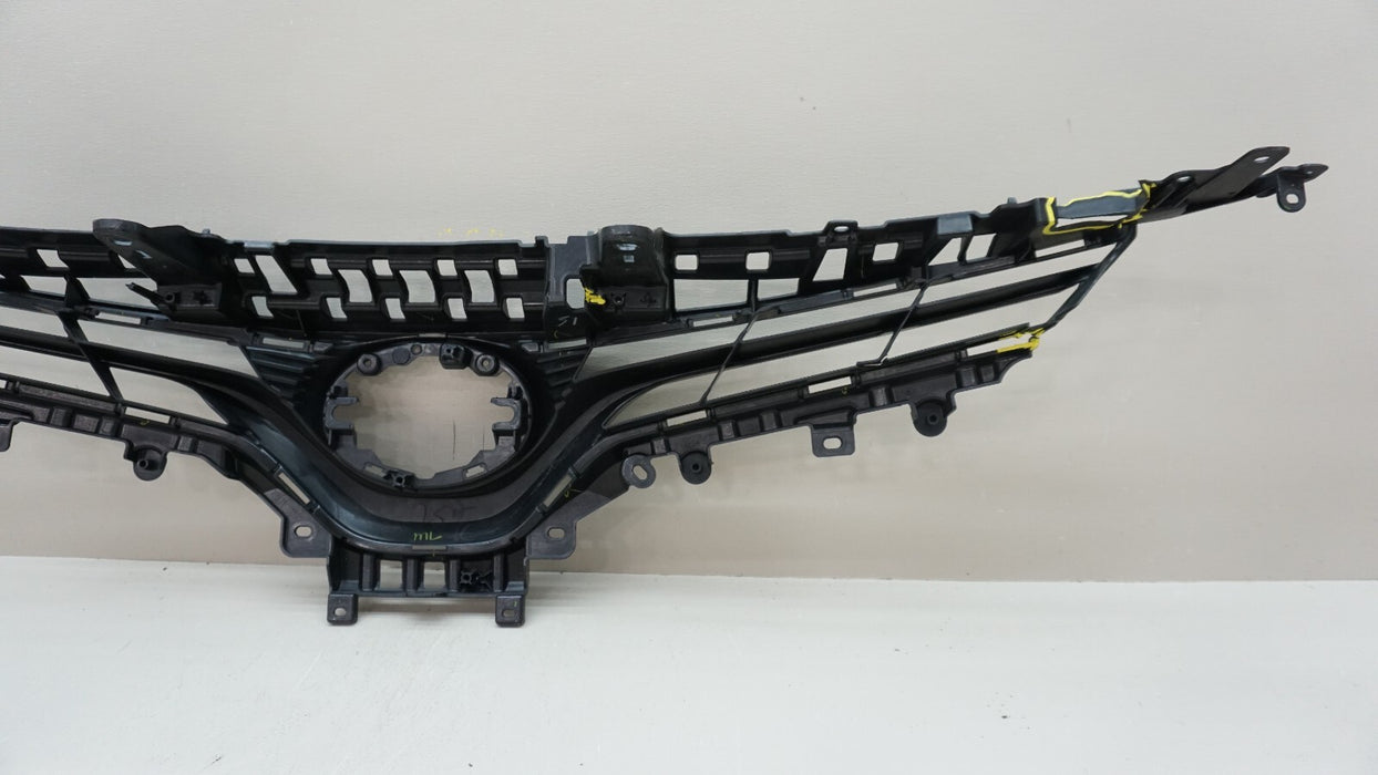 2018-2020 TOYOTA CAMRY XLE FRONT UPPER GRILLE OEM 18 19 20