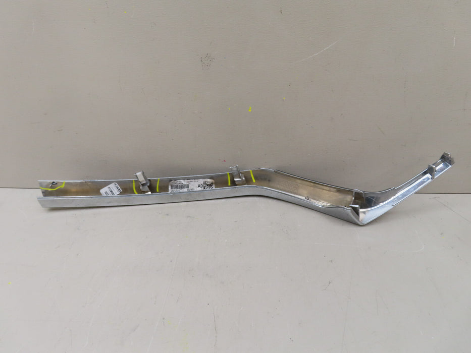 2017-2019 HONDA CR-V FRONT RIGHT PASSENGER GRILLE GRILL MOLDING OEM