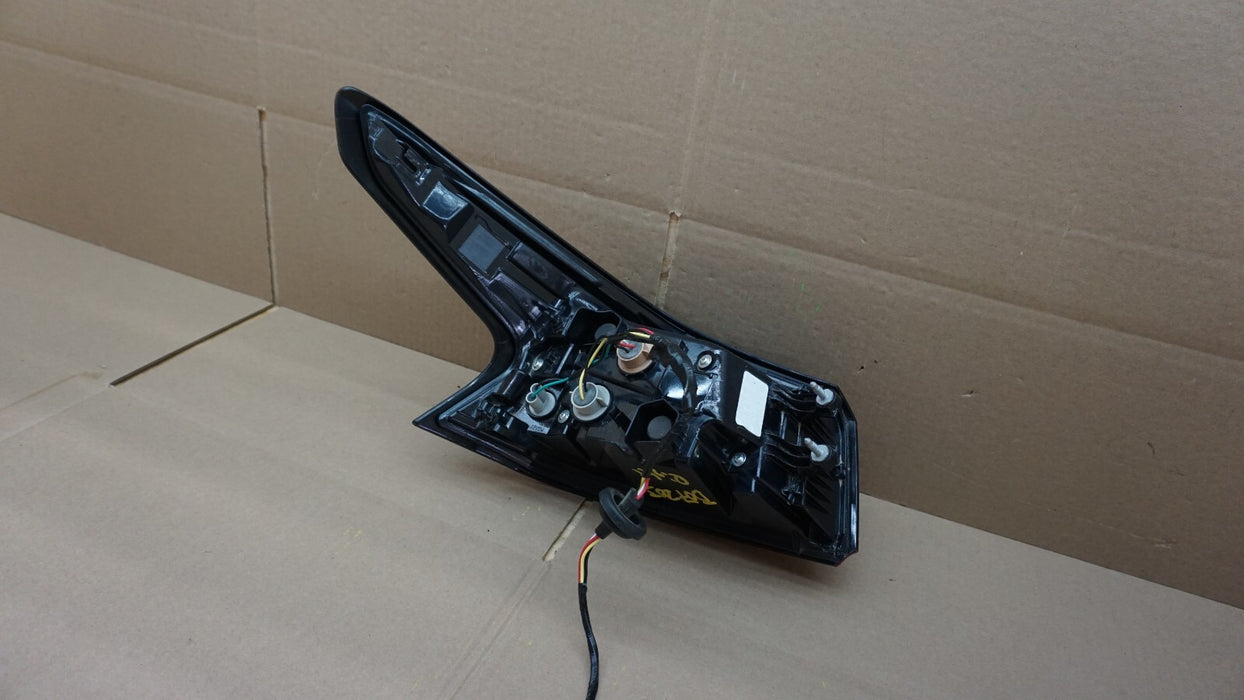 2019-2022 NISSAN ALTIMA REAR RIGHT PASSENGERS SIDE TAIL LIGHT OEM 19 20 21 22