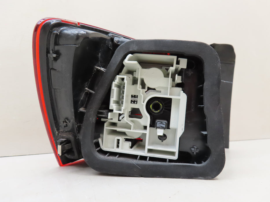 2015-2018 VOLKSWAGEN JETTA REAR RIGHT PASSENGER SIDE OUTER TAIL LIGHT LAMP OEM