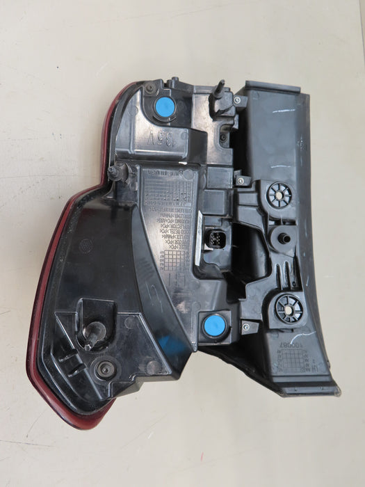 2020-2023 GMC ACADIA REAR LEFT DRIVER SIDE TAIL LIGHT OUTER OEM 84863046