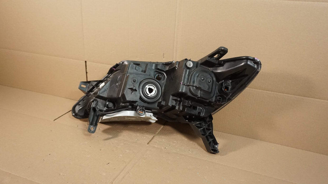 2017-2020 NISSAN PATHFINDER FRONT RIGHT RH PASSENGER SIDE HEADLIGHT HALOGEN OEM