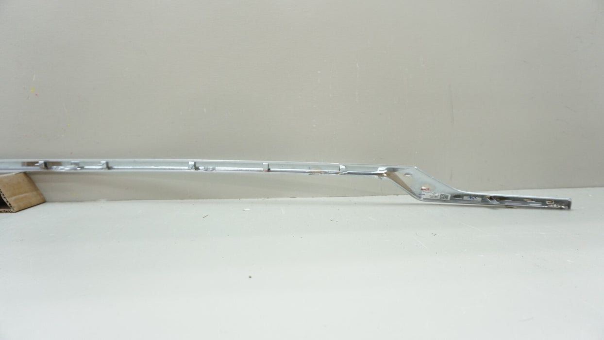 2020-2023 CADILLAC XT6 REAR LIFTGATE TAIL LIGHT MOLDING TRIM OEM 84247306