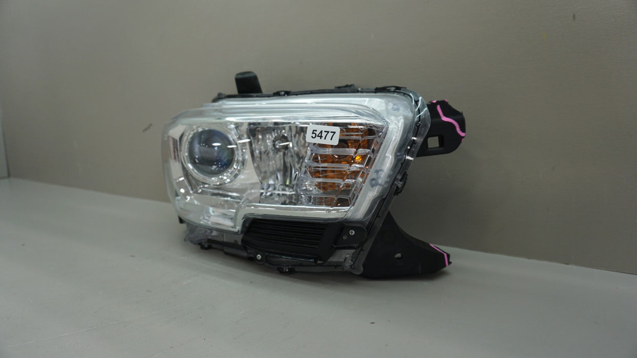 2018-2019 TOYOTA TACOMA FRONT RIGHT PASSENGER SIDE HEADLIGHT LAMP HALOGEN OEM