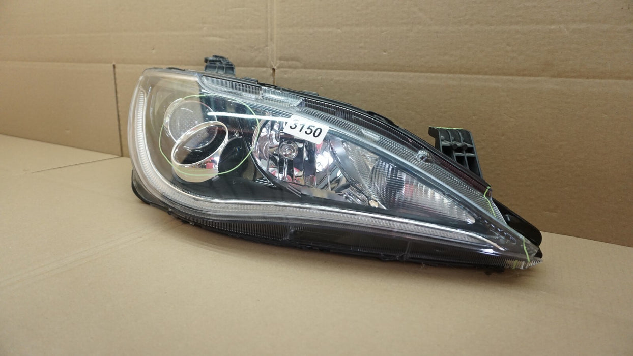 2017-2018 CHRYSLER PACIFICA FRONT RIGHT PASSENGER HEADLIGHT HELOGEN W/ LED OEM