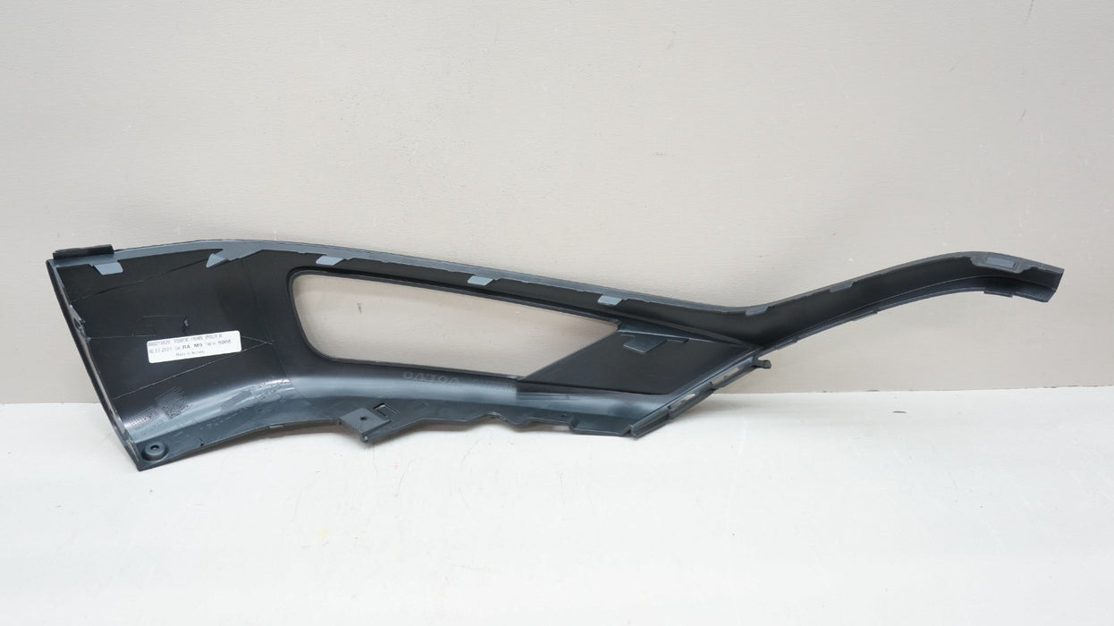 2016-2019 VOLVO XC90 FRONT LEFT LOWER BUMPER TRIM MOLDING OEM 39829880