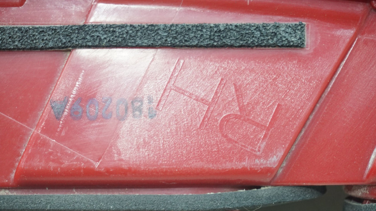 2016-2018 HYUNDAI TUCSON REAR RH RIGHT PASSENGER SIDE INNER TAIL LIGHT OEM