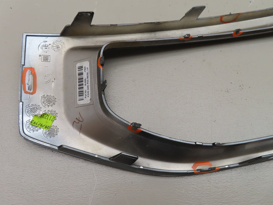 2015-2017 GMC YUKON FRONT LEFT DRIVER SIDE BUMPER SHELL PLASTIC LID COVER OEM