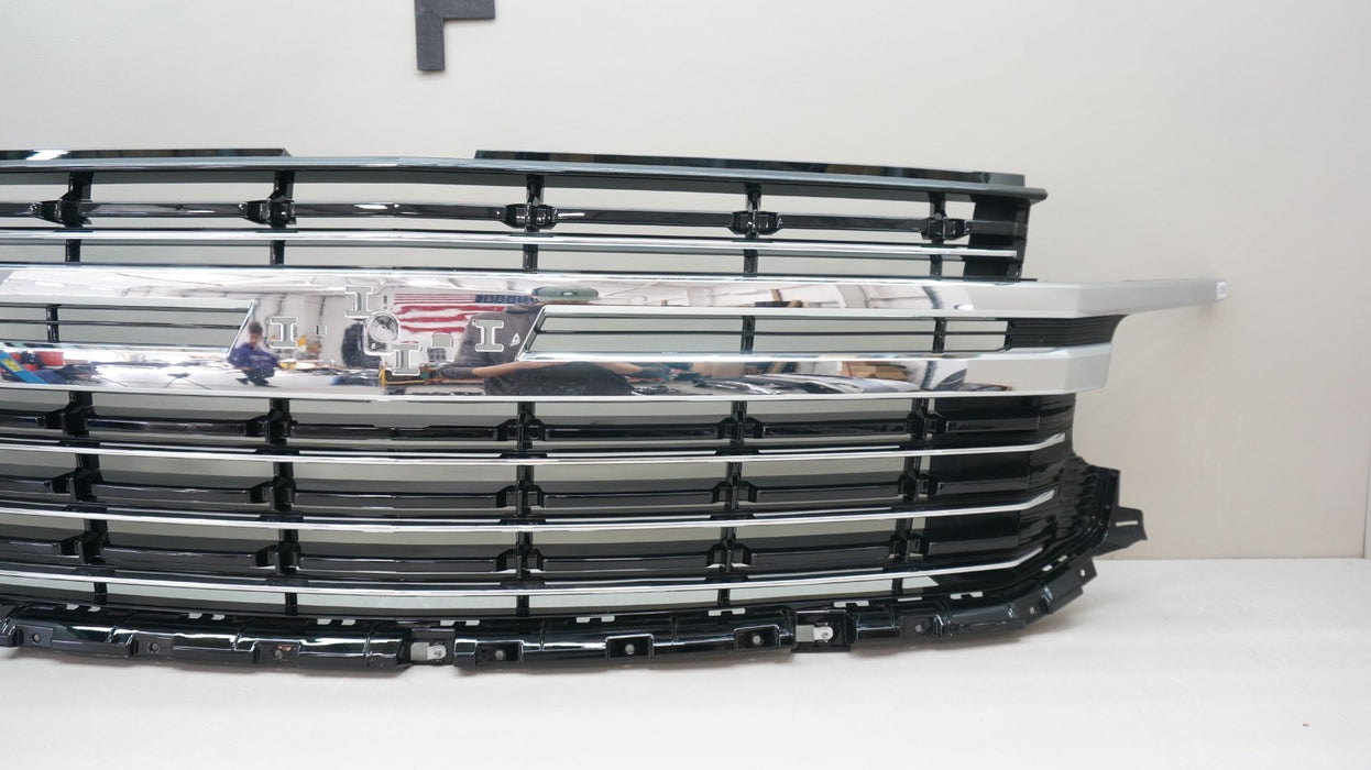 2021-2024 CHEVROLET TAHOE SUBURBAN FRONT RADIATOR GRILLE GRILL 85633892 OEM