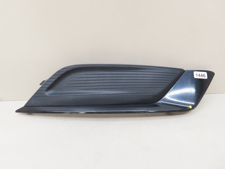 2017-2018 FORD FUSION FRONT BUMPER  RIGHT PASSENGER SIDE FOG LIGHT COVER OEM