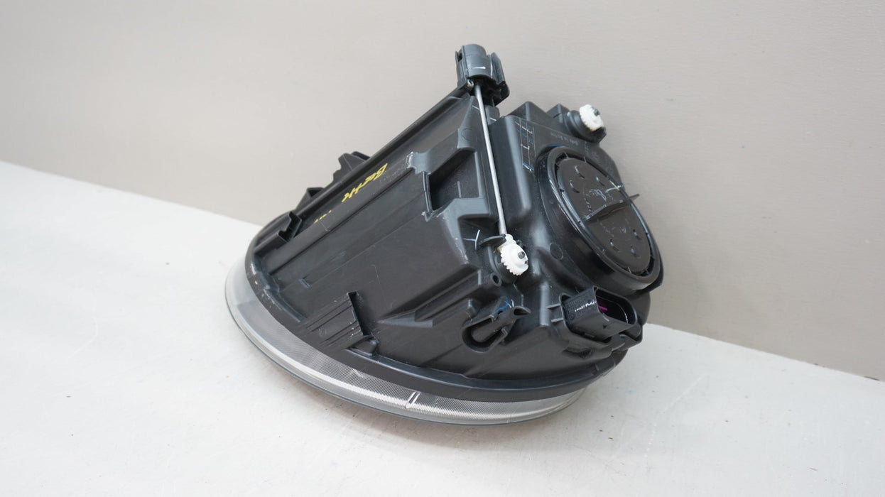 2012-2019 VOLKSWAGEN BEETLE FRONT RIGHT PASSENGER SIDE HALOGEN HEADLIGHT OEM