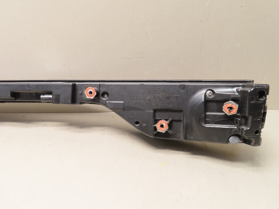 2019 2020 2021 PORSCHE CAYENNE REAR LIGHT CENTER LED TAILLIGHT 9Y0945081 OEM