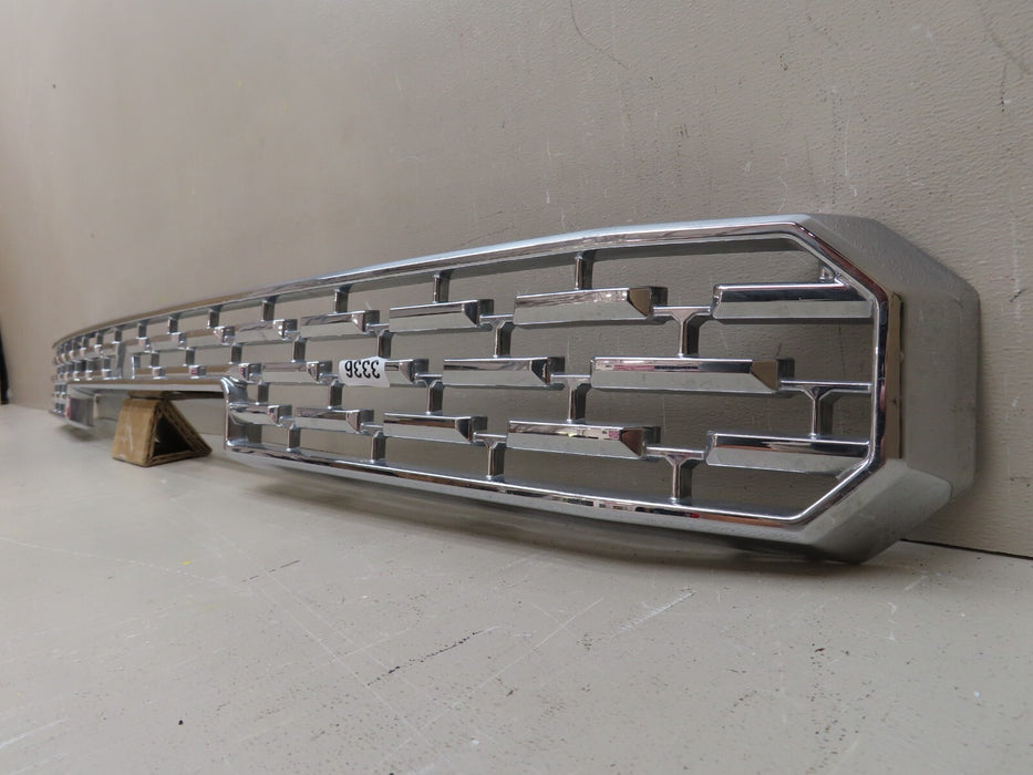 2020-2021 GMC SIERRA 3500 HD DENALI RADIATOR MIDDLE INSERT GRILLE OEM 84393049