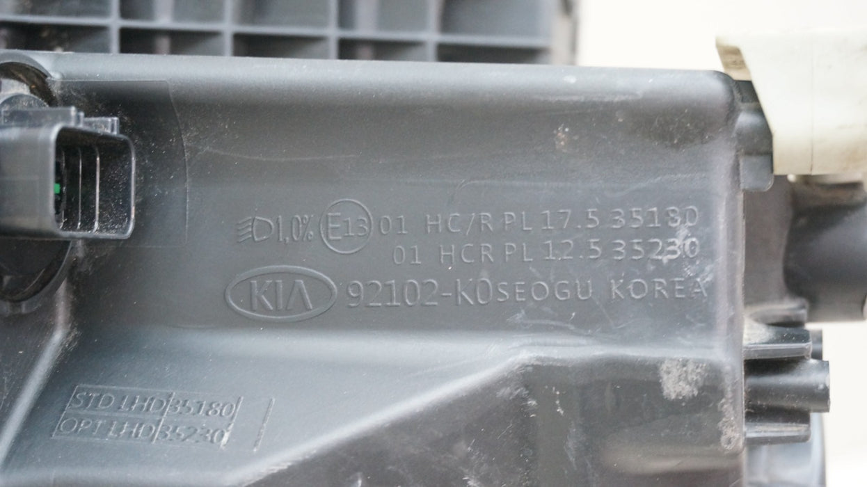 2020-2022 KIA SOUL FRONT RIGHT PASSENGER SIDE HALOGEN HEADLIGHT OEM 92102-K0