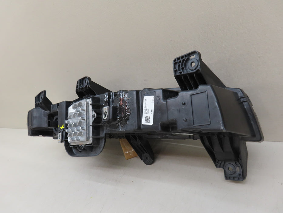 2021-2024 CADILLAC ESCALADE FRONT RIGHT PASSENGER SIDE FOG LIGHT OEM