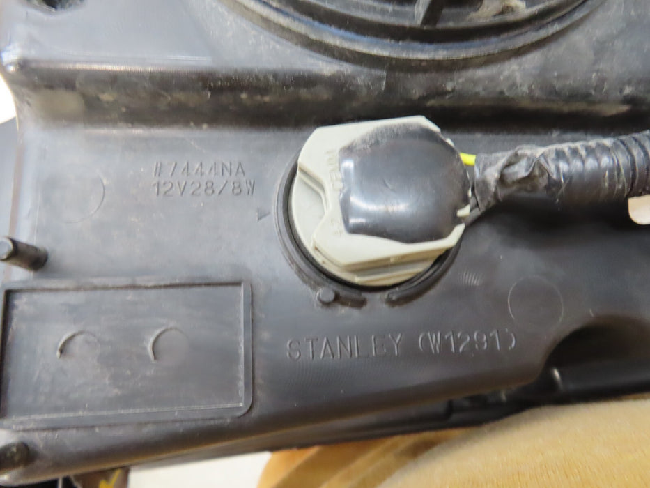 2015-2020 CHEVROLET COLORADO FRONT RIGHT SIDE HEADLIGHT HALOGEN PROJECTOR OEM