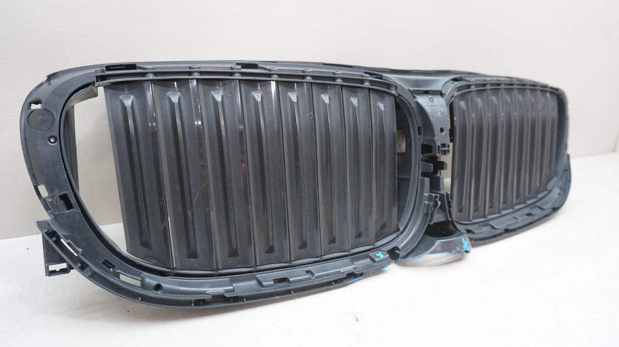 2016-2019 BMW 740 750 FRONT GRILLE SHUTTER OEM 51131-87156