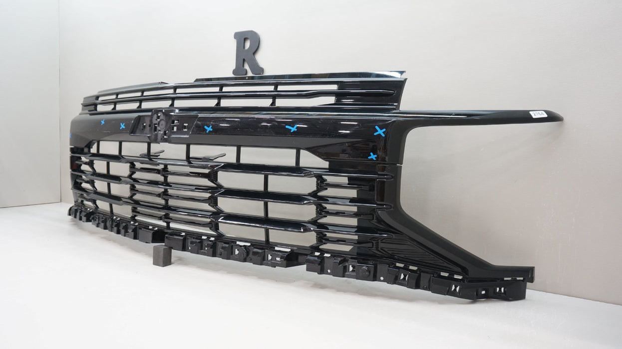 2025-2026 CHEVROLET TAHOE / SUBURBAN FRONT RADIATOR GRILLE OEM 85775009