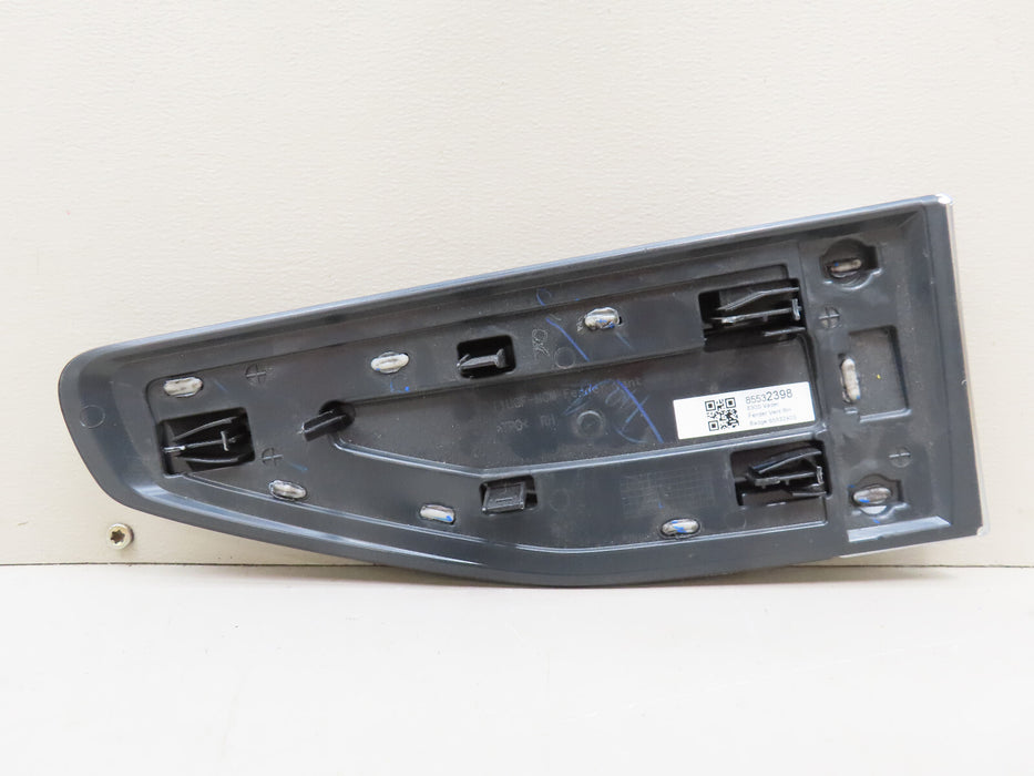 GENUINE GM FRONT RIGHT PASSENGER SIDE FENDER VENT OEM