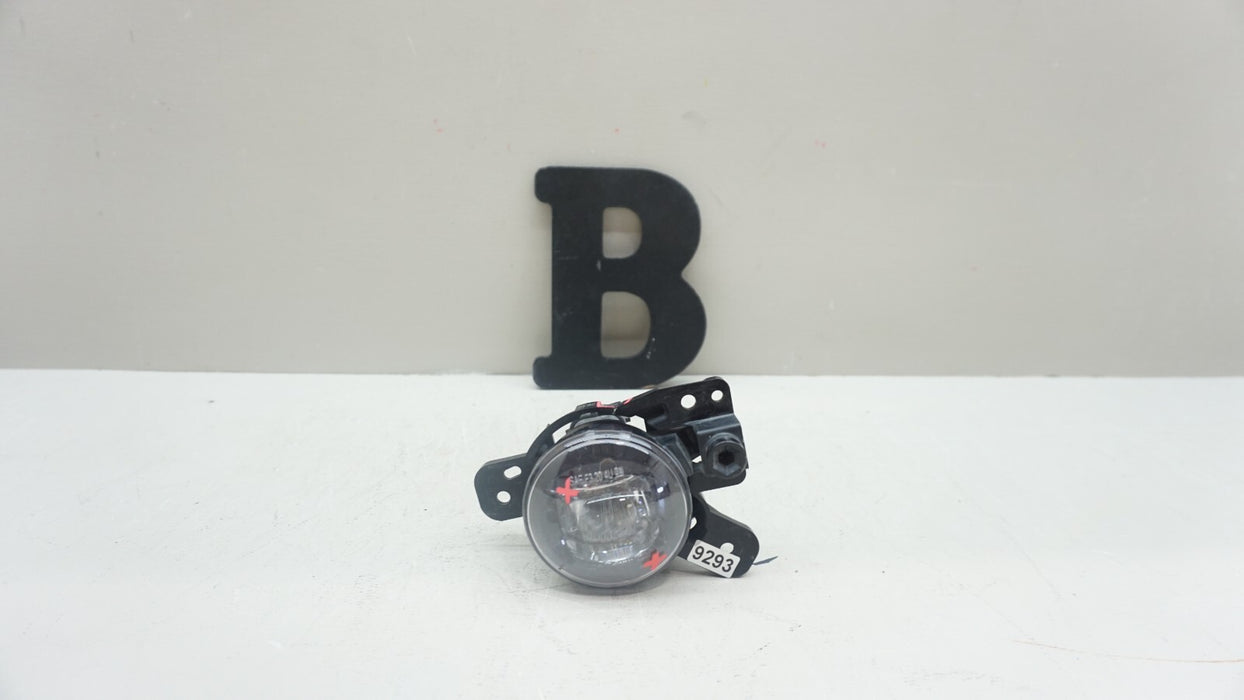2021-2023 CHEVROLET TRAILBLAZER RIGHT PASSENGER SIDE FOG LIGHT OEM 42737708