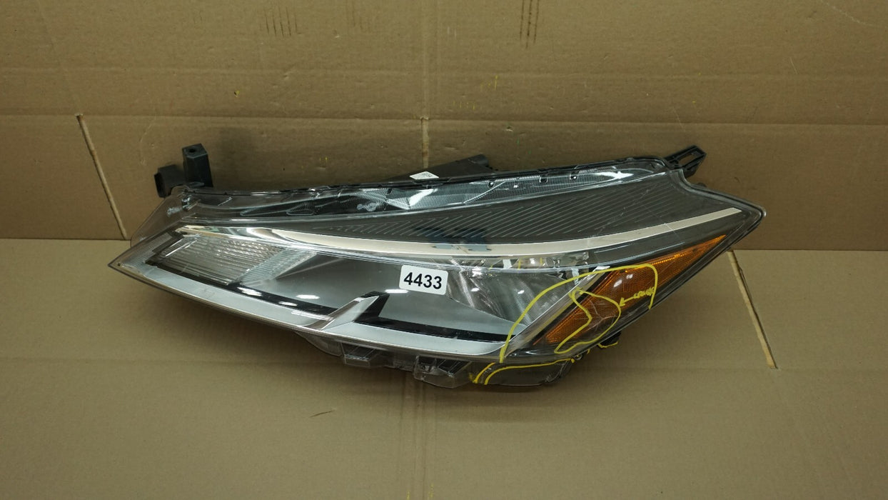 2021-2022 NISSAN KICKS FRONT LEFT DRIVER SIDE HEADLIGHT HALOGEN OEM 21 22