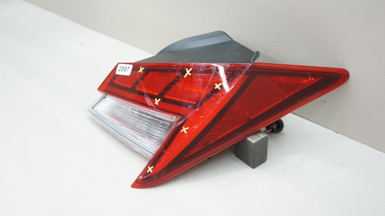 2021-2025 HYUNDAI ELANTRA REAR RIGHT PASSENGER SIDE TAIL LIGHT OEM 92402AA120
