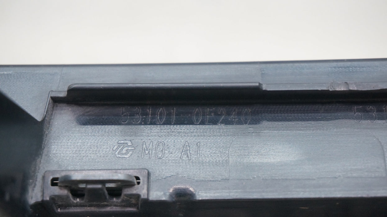 2017-2019 TOYOTA HIGHLANDER FRONT BUMPER RADIATOR GRILLE OEM 53101-0E240