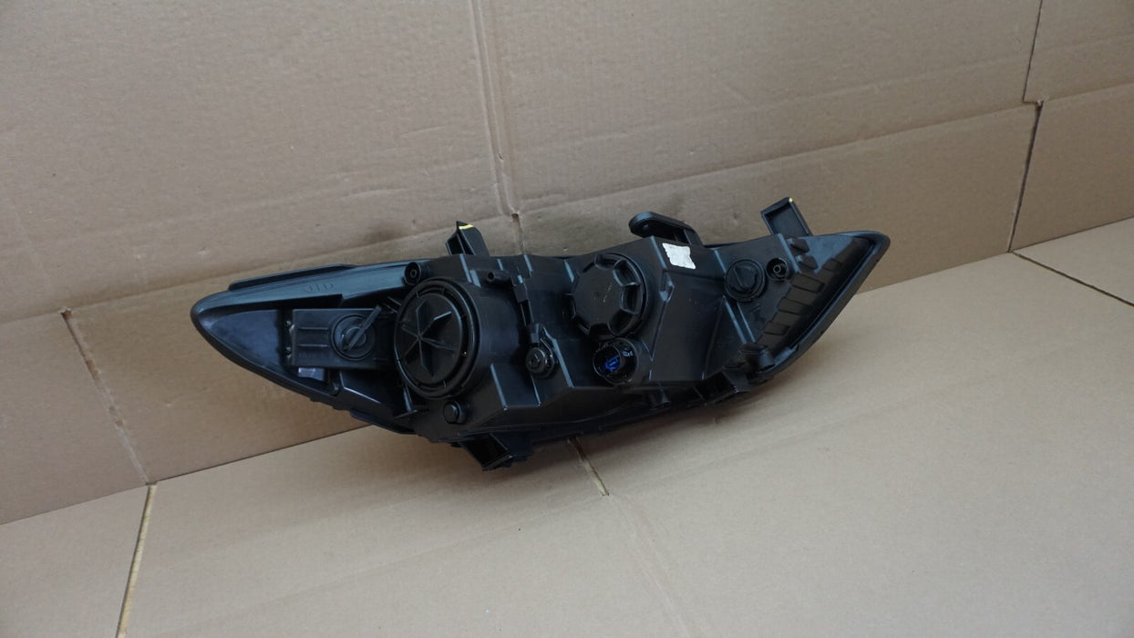 2017-2018 HYUNDAI ELANTRA FRONT LEFT DRIVER SIDE HEADLIGHT HALOGEN HEADLAMP OEM