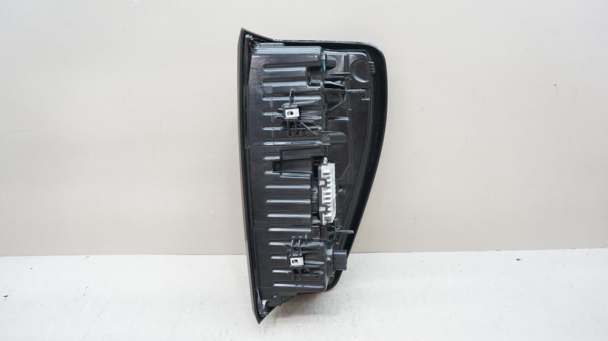 2024-2026 GMC SIERRA 2500HD 3500HD REAR LEFT DRIVERS SIDE TAIL LIGHT OEM