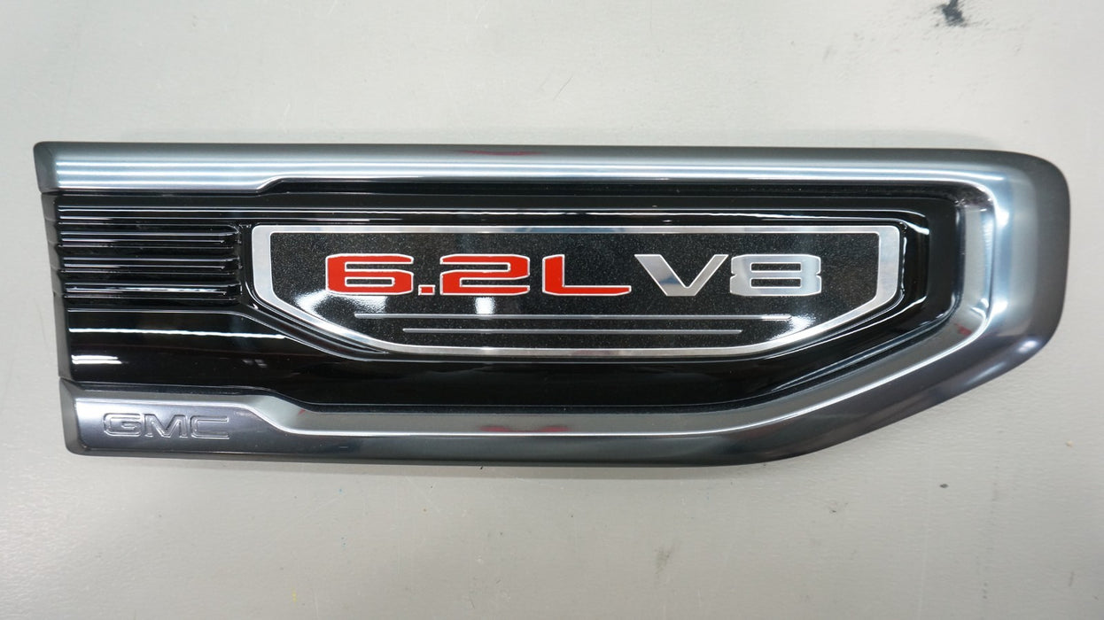 2019-2024 GMC SIERRA 1500 FRONT RIGHT FENDER VENT EMBLEM OEM 84431315